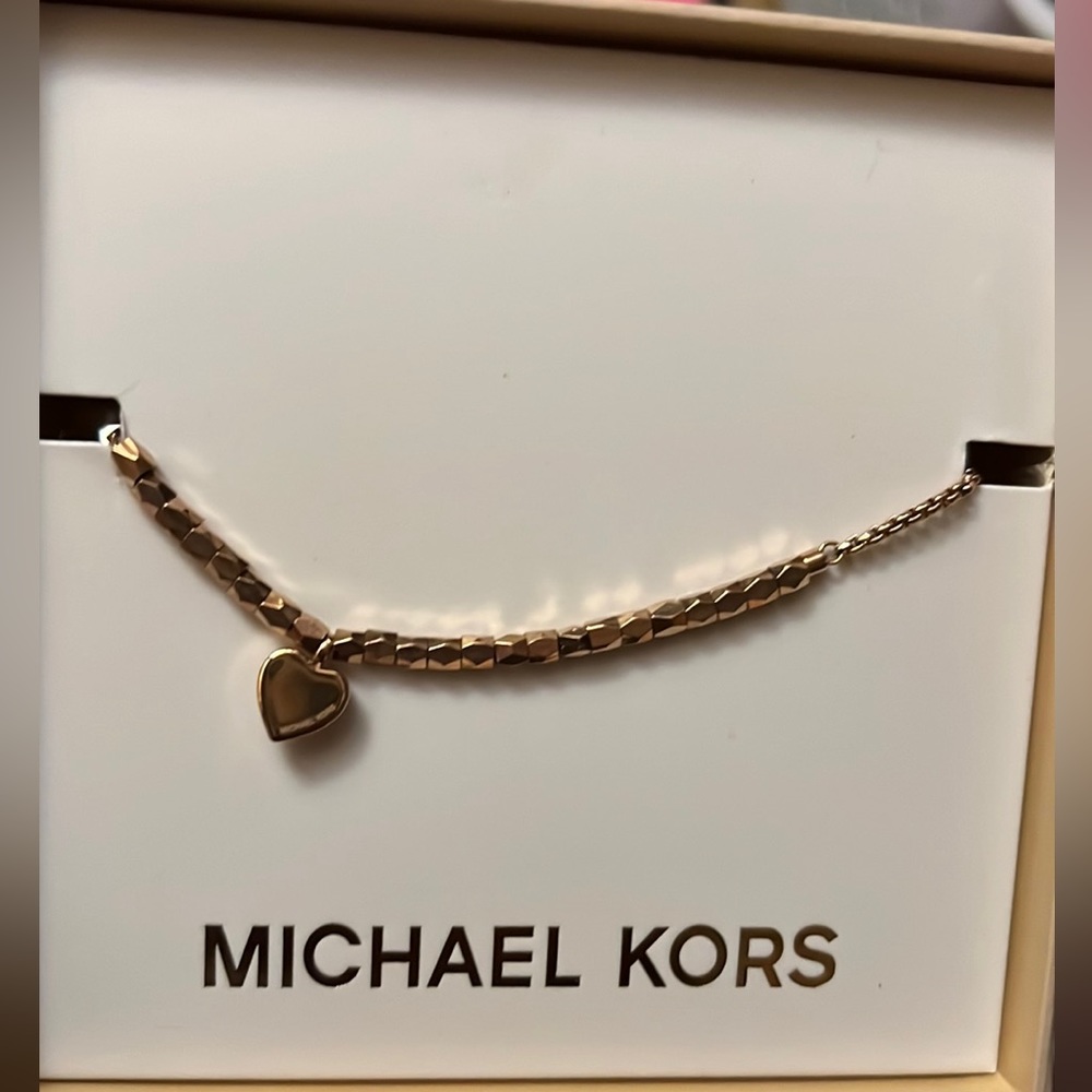 New Michael Kors Rose Gold Heart Polished Bracelet MKJ6594791 New in box - Picture 7 of 9
